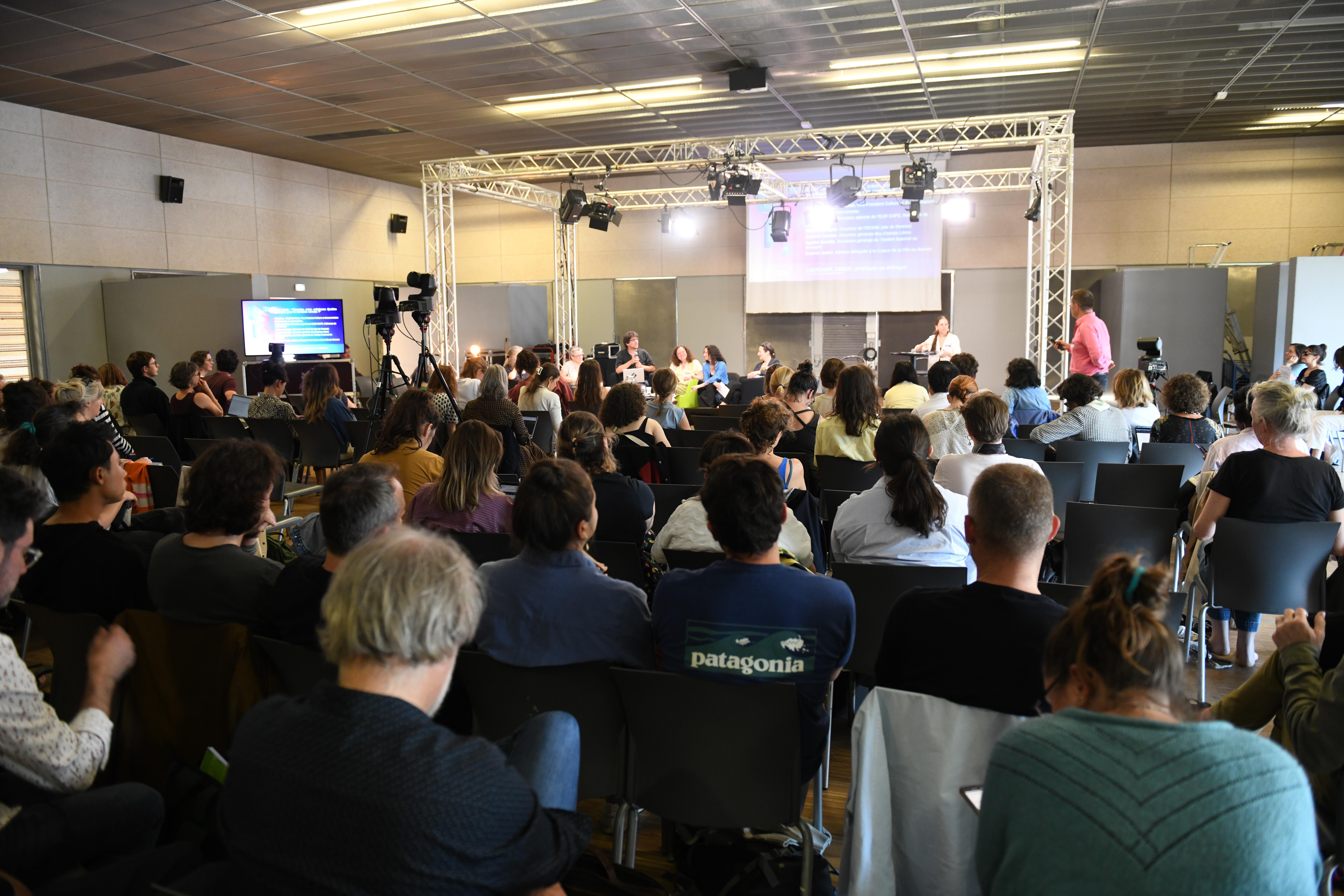 le public assiste à la journée de la recherche 2026