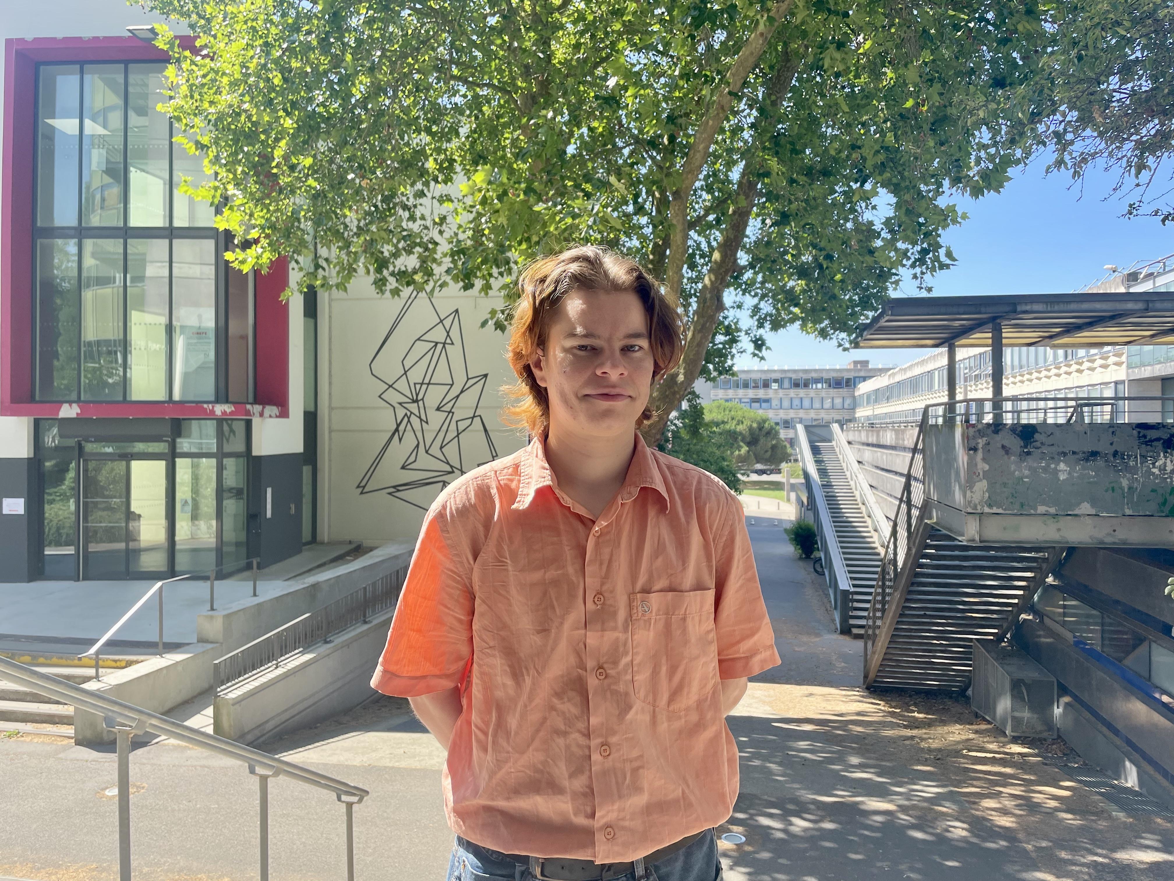 Portrait de Ju Le Moal sur le campus Villejean