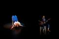 Une danseuse et une guitariste sur scène