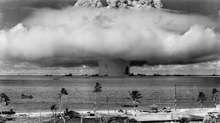 Image d'une explosion nucléaire par WikiImages de Pixabay