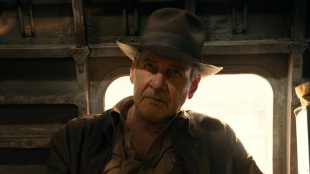 Dans Indiana Jones et le cadran de la destinée, comme dans d’autres récents opus de Terminator ou de Tron, Hollywood semble faire la guerre au temps. Walt Disney Company
