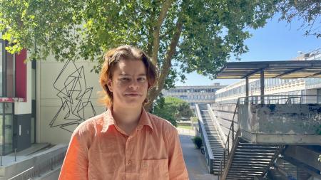 Portrait de Ju Le Moal sur le campus Villejean