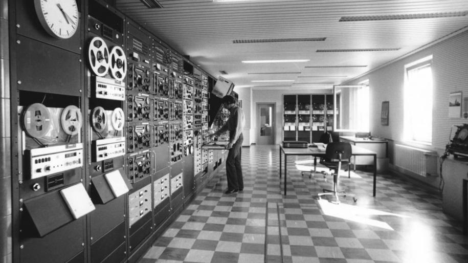 Photo de la salle des bobines dans les locaux de Radio Free Europe/Radio Liberty à Munich