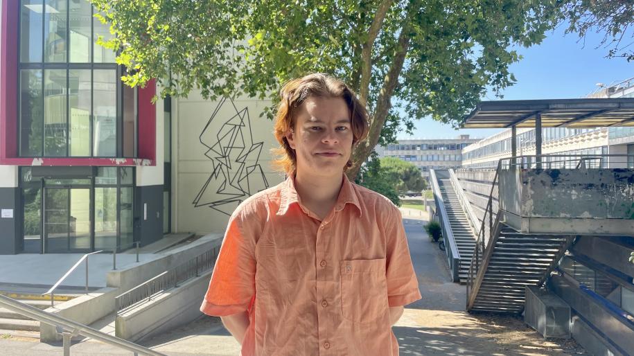Portrait de Ju Le Moal sur le campus Villejean