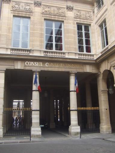 Photo de l'entrée du Conseil constitutionnel