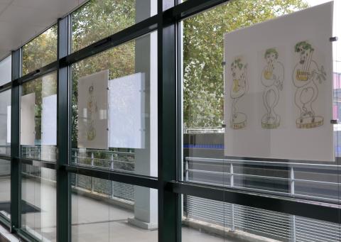 « Nous avons tous besoin que quelqu’un nous regarde », exposition des dessins de Milan Kundera.