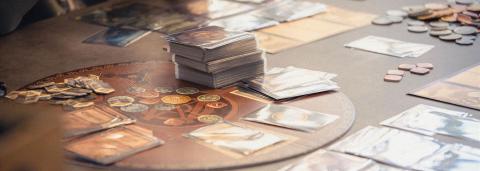 Photo d'un jeu de plateau avec des cartes