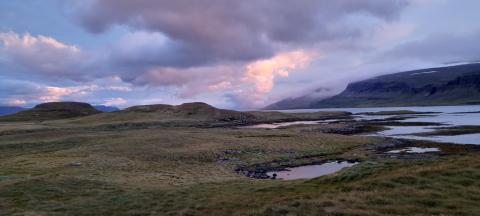 Vue du fjord Ísafjarðardjúp de l’île Æðey.