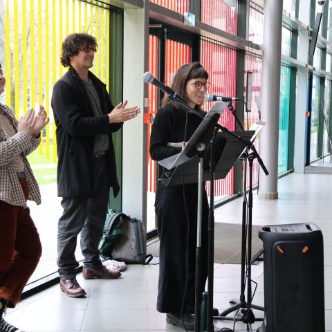 Discours de Laura Donnet responsable adjointe de l'action culturelle au service culturel lors de la remise de prix  "Faites court !"