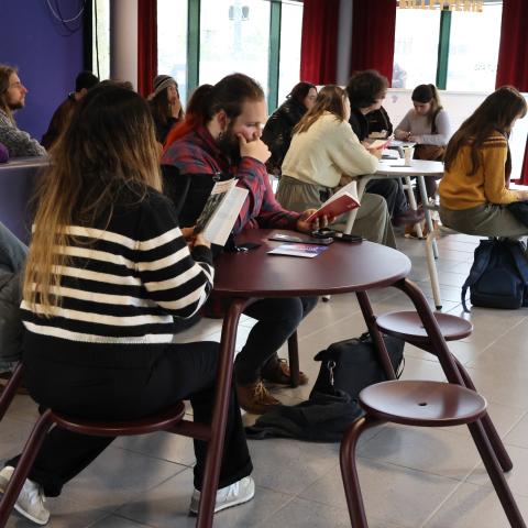 Remise de prix du concours "Faites court !" 2026, lecture des textes lauréats